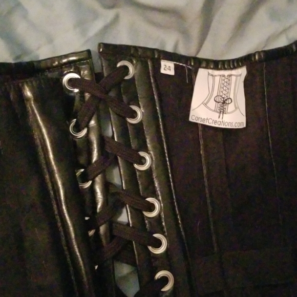 Black handmade pvc corset - Picture 3 of 3